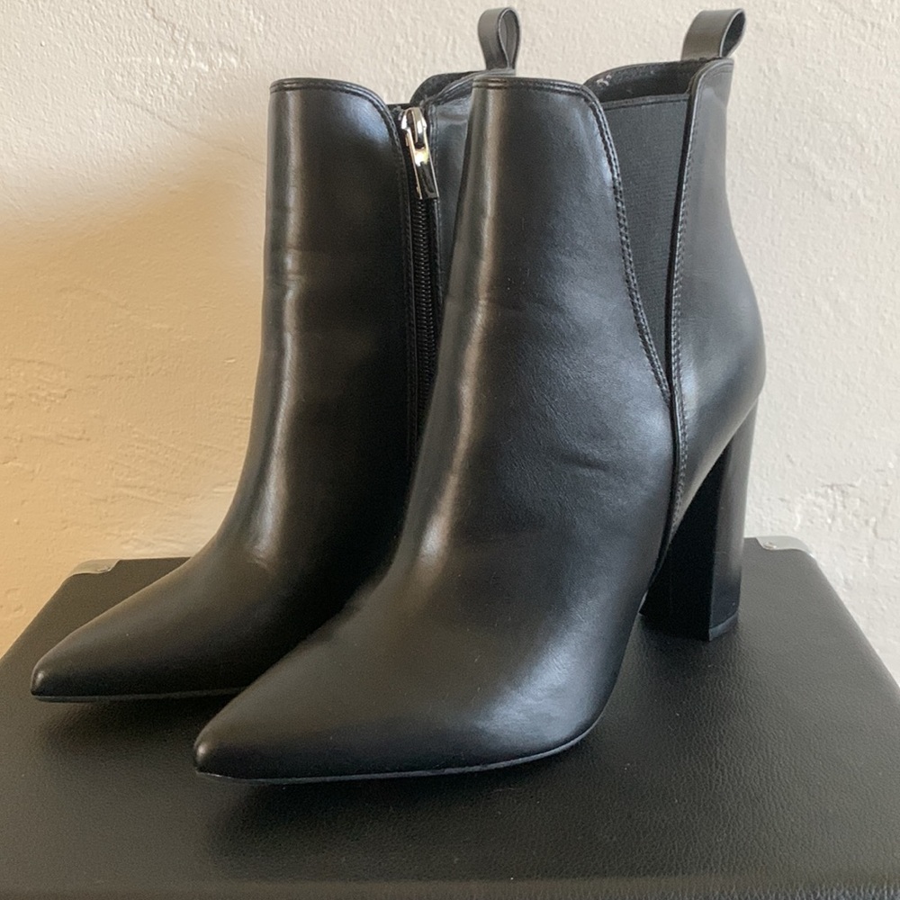 Forever 21 Women’s Faux Leather Pointed Toe Ankle Booties Size 7.5